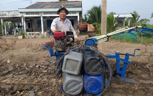 "Kỹ sư chân đất" ở Cà Mau chế tạo thành công 5 loại máy cày, trục đất