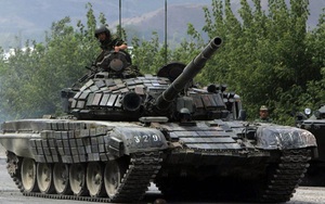 Nga chuyển giao cho Lào thêm một lô xe tăng "Đại Bàng Trắng" T-72B1