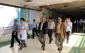 Nam tiếp viên hàng không viêm phổi do vi khuẩn, không liên quan virus corona