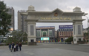 Trung Quốc trao trả 4 công dân Việt Nam có dấu hiệu sốt về nước điều trị
