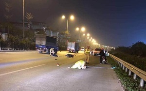 Đang làm nhiệm vụ, chiến sỹ CSGT bị thanh niên đi xe máy tông ngã khuỵu