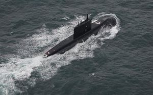 Tàu ngầm Nga phô diễn sức mạnh tại một quốc gia Đông Nam Á trong sự kiện hải quân cực lớn