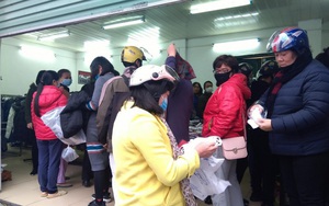 Dân Hà Nội đổ xô đi mua khẩu trang vải kháng khuẩn Dệt kim Đông Xuân