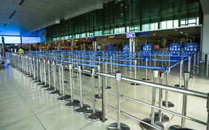 Sân bay Tân Sơn Nhất vắng tanh sau nhiều ca nhiễm Covid-19 mới được công bố