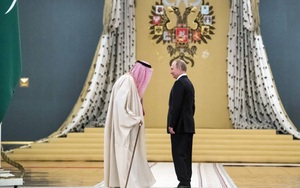Tự tin "1 chấp 2" trong cuộc chiến giá dầu: Nga tự đưa mình vào thế khó, thắng Saudi Arabia dễ nhưng thắng Mỹ là không thể?