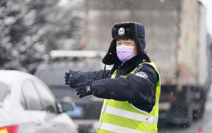 Trung Quốc khôi phục giao thông, gỡ bỏ hàng chục nghìn trạm kiểm dịch