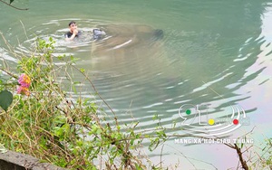 Phát hiện người phụ nữ tử vong trong xe ô tô chìm nghỉm dưới sông