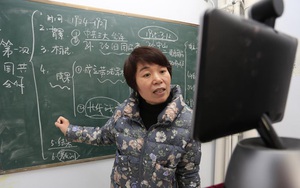 [VIDEO] Giáo viên Trung Quốc "thử thách" cùng nền tảng dạy học trực tuyến trong dịch COVID-19