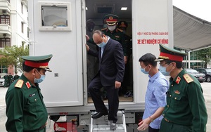 Thủ tướng Nguyễn Xuân Phúc kiểm tra công tác phòng chống dịch Covid-19 của Quân đội