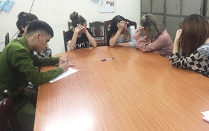 Nhóm 4 hotgirl góp tiền mua ma túy đá để cùng nhau 'phê pha'