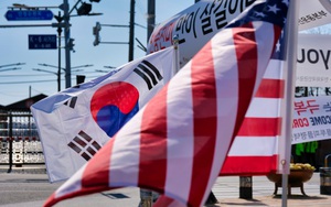Mỹ cho một nửa nhân viên Hàn Quốc phục vụ trong quân đội nghỉ không lương từ 1/4