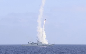 NÓNG: 2 tàu chiến mang tên lửa Kalibr hiện đại nhất của Nga bị phong tỏa - Ngay lập tức