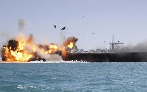 Báo Mỹ: Trước khi nổ súng, ông Trump hãy nhớ Iran đã có thứ vũ khí đáng sợ hơn trước nhiều lần
