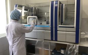 Chủ tịch Quảng Nam yêu cầu báo cáo vụ mua máy xét nghiệm Covid-19 giá 7,5 tỉ đồng