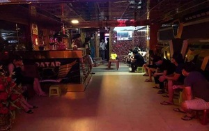 Quán karaoke ở Đà Nẵng bất chấp lệnh cấm, mở cửa đón khách hàng loạt