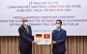 Việt Nam ủng hộ 550.000 khẩu trang hỗ trợ châu Âu chống Covid-19
