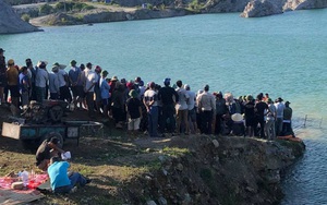 Hàng trăm người theo dõi tìm kiếm nam sinh lớp 10 tử vong ở hồ nước của mỏ đá