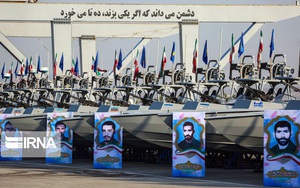 Giữa 100 tàu mới của Iran bỗng nổi bật 1 "tàu ngầm" bí ẩn: Năng lực đáng gờm sắp xuất hiện?