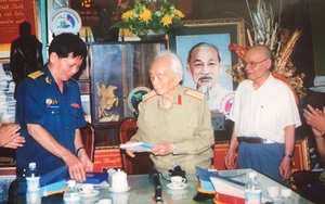 Đại tướng Võ Nguyên Giáp và buổi gặp đặc biệt với CCB trung đoàn TLPK chặn đứng lực lượng KQ Mỹ hùng hậu vào giải cứu phi công ở Sơn Tây