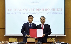 Trao quyết định bổ nhiệm Tổng cục trưởng Tổng cục Thi hành án dân sự