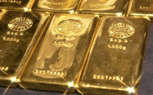 Giá vàng đứng ở mức cao sau khi thỏa thuận thương mại được ký kết