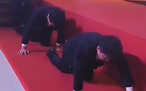 Không hoàn thành chỉ tiêu, giám đốc và các trưởng phòng bị phạt phải bò thành hàng trước mặt các nhân viên