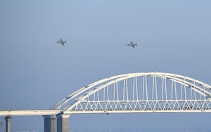 Nga cáo buộc máy bay Mỹ có hành động khiêu khích gần cầu Crimea