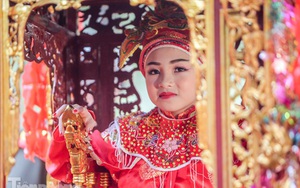 Sợ bị cướp tại hội Gióng, an ninh bảo vệ 'Tướng bà' 10 tuổi