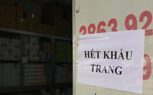 Tiệm thuốc ở Sài Gòn treo biển hết hàng nhưng lại “ém” 657 chiếc khẩu trang chờ bán giá cao