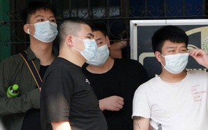Có biểu hiện nhiễm nCoV nhưng vẫn ham đi xem bóng đá, người đàn ông Trung Quốc khiến 4 người bạn thân vạ lây