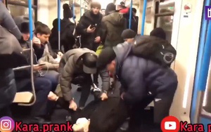 Nga bắt kẻ diễn trò co giật vì nhiễm nCoV trên tàu điện ngầm