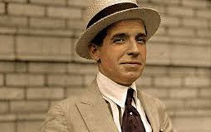 Charles Ponzi và vụ lừa thế kỷ 'tiền đổi tiền'