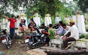 Hàng ngàn ngôi mộ ở nghĩa trang lớn nhất TP HCM ra sao nếu không di dời?