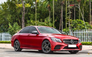 Chạy 7.000 km, đại gia Việt vẫn bán Mercedes-Benz C300 AMG ngang ngửa giá mua mới