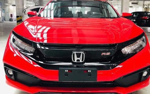 Giá Honda Civic tại đại lý chạm đáy mới, lần đầu giảm kỷ lục 120 triệu đồng