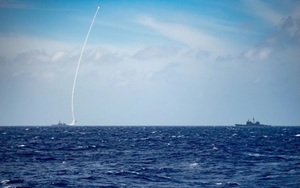 Hải quân Mỹ bắn tên lửa trên biển ‘thách thức Trung Quốc’