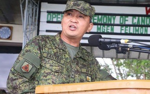 Tư lệnh quân đội Philippines mắc COVID-19, Bộ trưởng Quốc phòng phải cách ly