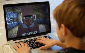 Không muốn người dân tụ tập ngoài đường, chính phủ Ba Lan tự mở luôn server Minecraft để 'dụ' giới trẻ ngồi nhà chơi game