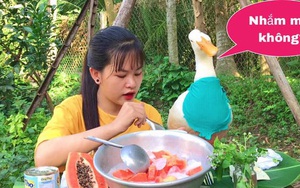 Bé Sâu - Cô gái miền Tây nổi tiếng khắp Tiktok nhờ loạt clip ăn uống dân dã cùng chú vịt bầu có khả năng diễn trước ống kính, giúp cô chủ kiếm bộn tiền