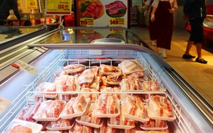 Hơn 40.000 tấn thịt lợn nhập về Việt Nam, giá trong siêu thị bắt đầu giảm