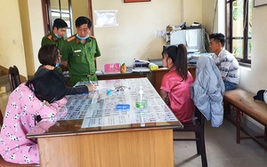 Chồng bị tạm giam, vợ 18 tuổi bế con nhập nhóm 'chơi' ma túy