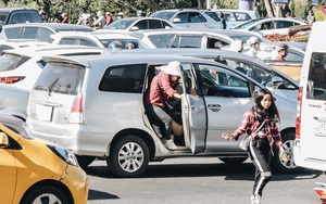 Ngày thứ 3 dịp nghỉ lễ ở Đà Lạt: Vừa ra đường đi chơi, du khách đã "nếm mùi" kẹt xe nguyên cả buổi sáng