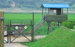 Triều Tiên, Hàn Quốc đấu súng ở khu phi quân sự