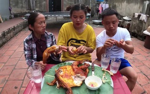 Bắt chước anh trai mang gà của mẹ đi làm thịt, con gái bà Tân lập tức bị mắng vì tội 'lười làm hay ăn'