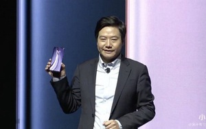 Chọc giận người hâm mộ vì bị bắt quả tang dùng iPhone, CEO Xiaomi may mắn được đối tác bênh vực