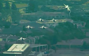 Video phản ứng nhanh chóng của phi đội Mỹ tránh tai nạn trên bầu trời