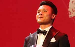 Quang Hải đăng bài cảm ơn sau khi giành Quả bóng bạc Việt Nam, fan lại tới tấp chê chuyện đời tư