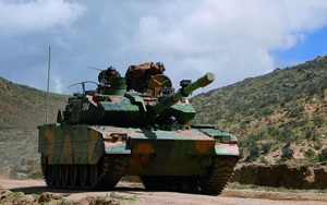 Thời báo Hoàn Cầu: Quân đội TQ bổ sung vũ khí tác chiến đồi núi ở biên giới Ấn Độ