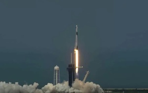 SpaceX, NASA thực hiện thành công sứ mệnh không gian lịch sử