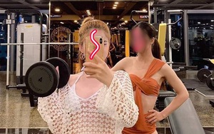 Hai cô gái selfie ở phòng gym khiến dân tình xuýt xoa, nhưng soi đến bộ bikini hở hang thì hội chị em "nóng máu" vô cùng